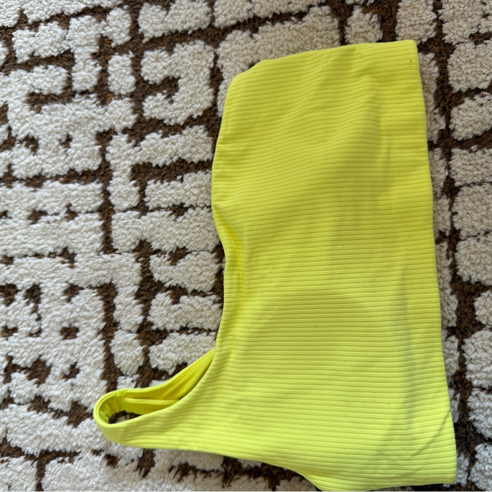 Lululemon sports bra